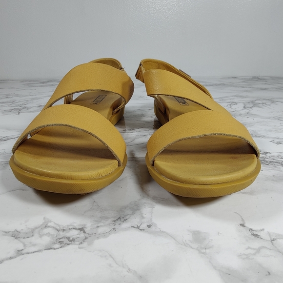 Pikolinos Yellow Leather Two Strap Sandals Size 41 - Picture 3 of 7